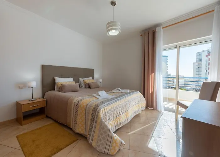 Monarquia - T3 דירה